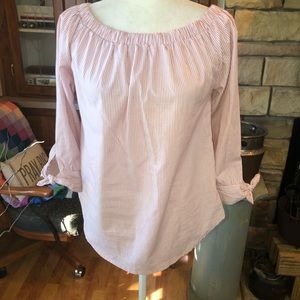NO COMMENT SIZE SMALL RED AND WHITE PINSTRIPED ON/OFF SHOULDERS WITH 3/4 SLEEVE